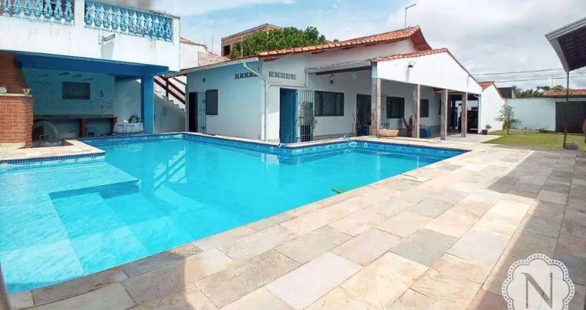 Casa à venda com 4 quartos no bairro Gaivota (Praia)