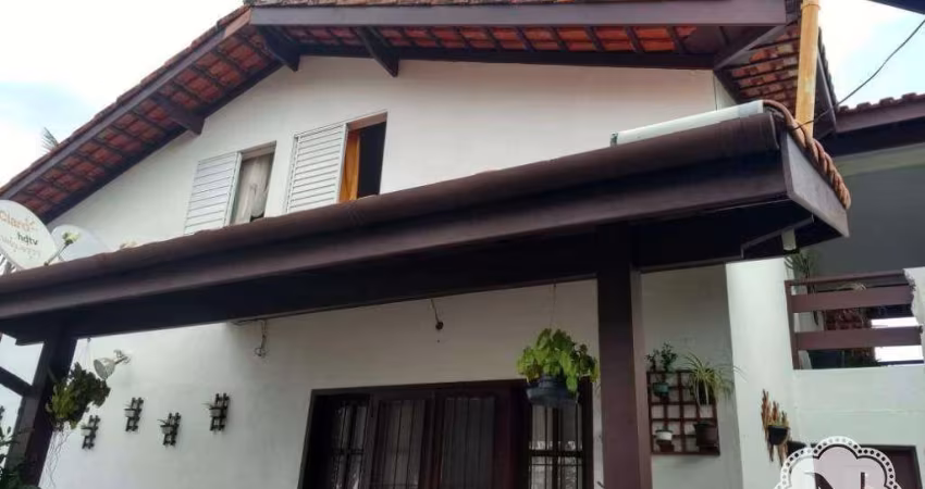 Sobrado à venda com 4 quartos no bairro Praia dos Sonhos