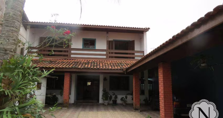 Sobrado à venda com 4 quartos no bairro Ivoty