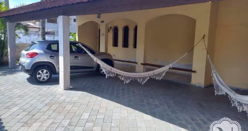 Casa à venda com 2 quartos no bairro Loty