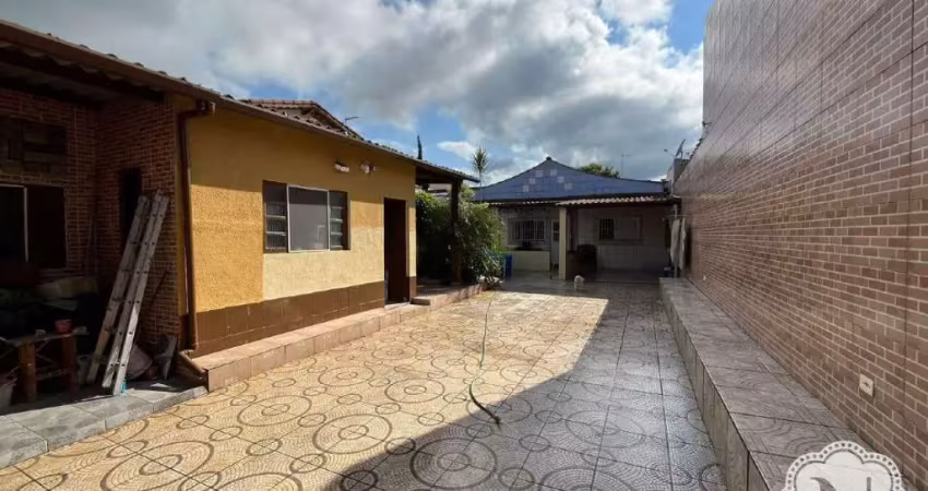 Casa à venda com 3 quartos no bairro Savoy