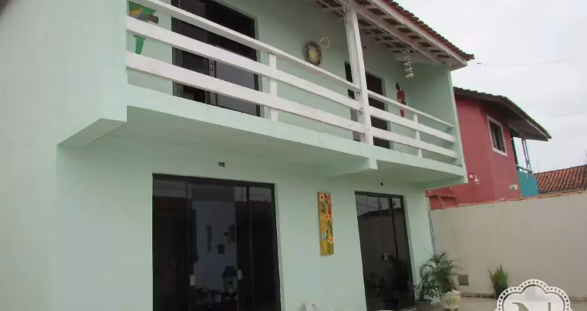 Casa com 4 quartos proxima a praia.