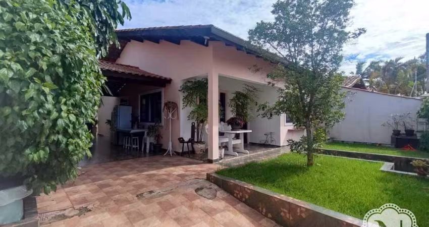 Casa à venda com 3 quartos no bairro Jardim Suarão (Praia)
