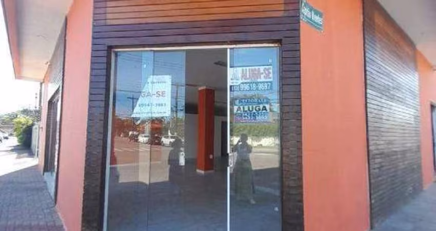 Salão para aluguel com no bairro Centro