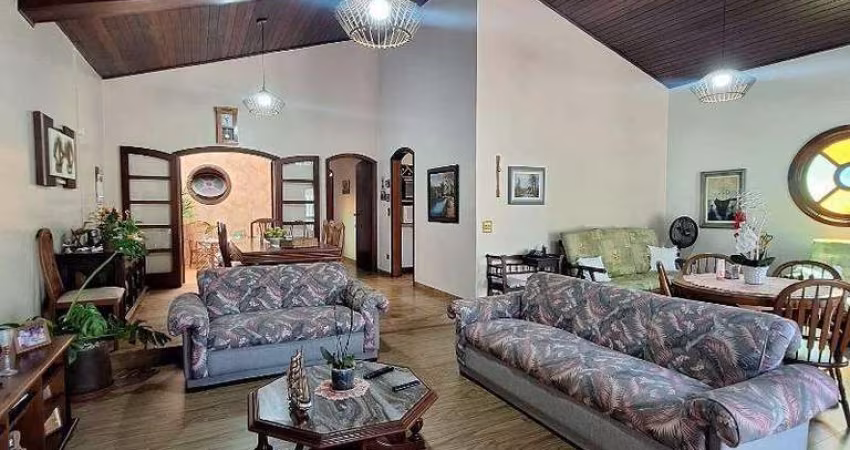 Casa à venda com 3 quartos no bairro Cibratel