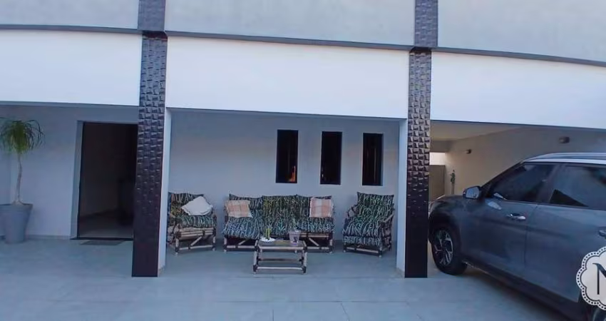 Casa alto padrão a 50 metros da praia.