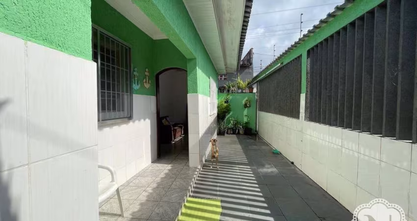 Casa 3 quartos lado praia.