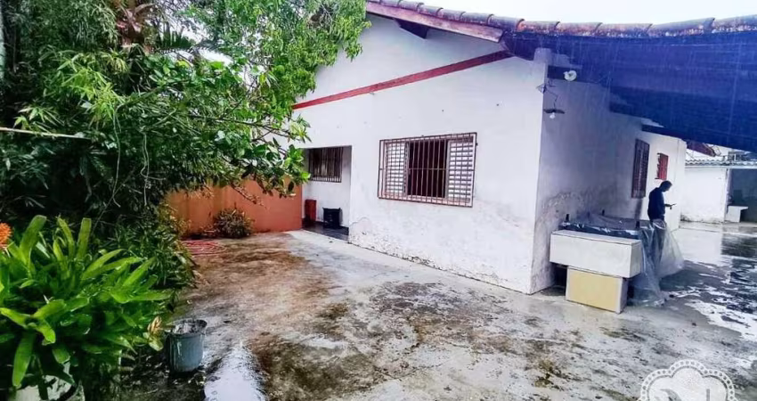 Casa à venda com 3 quartos no bairro Suarão
