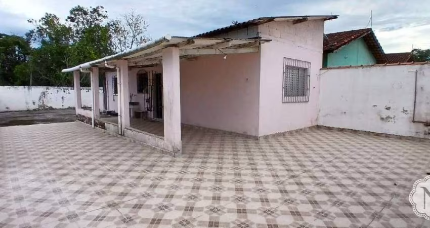 Casa a venda de 2 quartos lote de 250 metros no bairro Nova Itanhaém.