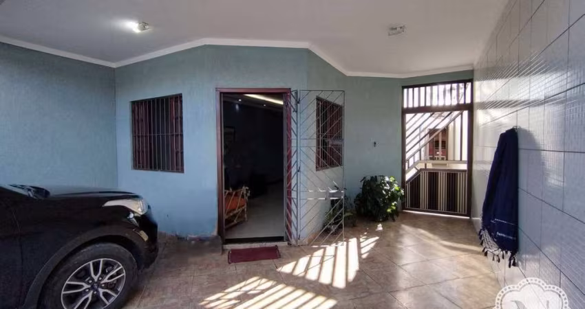 Sobrado para aluguel com 4 quartos no bairro Mosteiro