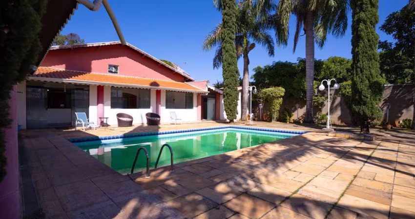 Casa à venda em Jundiaí, Jardim Tereza Cristina, com 3 quartos, 620m²