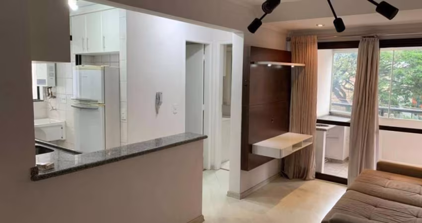 Apartamento para locação com 2 dormitórios ao lado do Shopping Ibirapuera e metrô Eucaliptos.