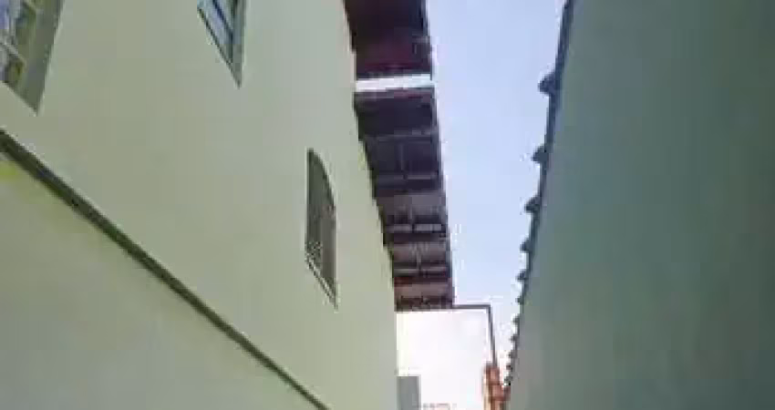 Procurando por um lar espaçoso e confortável para sua família? Então você precisa conhecer este incrível sobrado no Jardim  Las Vegas!