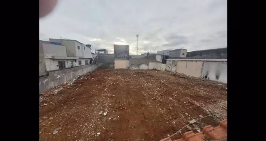 Venha conhecer este excelente terreno para venda com 500 m²,  com uma localização privilegiada  a 200 metros do terminal e estação do metrô sapopemba.