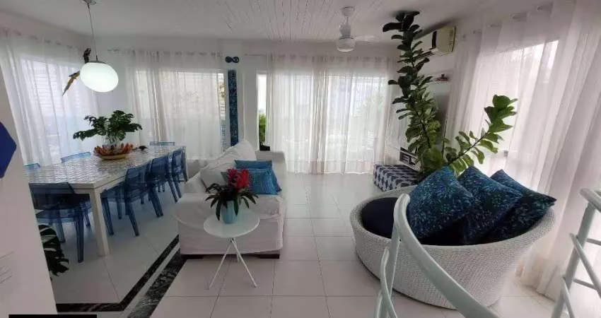 Olha que achado no guarujá! cobertura duplex toda mobiliada na praia das pitangueiras, a apenas 200 metros do mar.