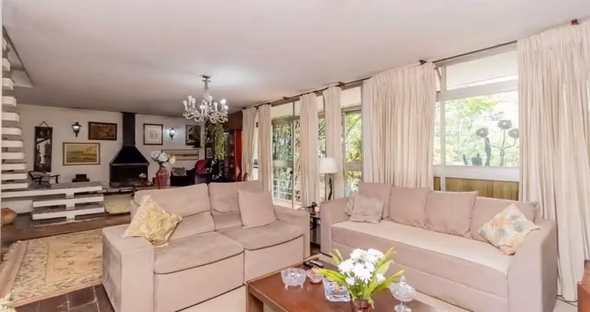 Casa à venda em São Paulo, Aclimação, com 6 quartos, 239m²