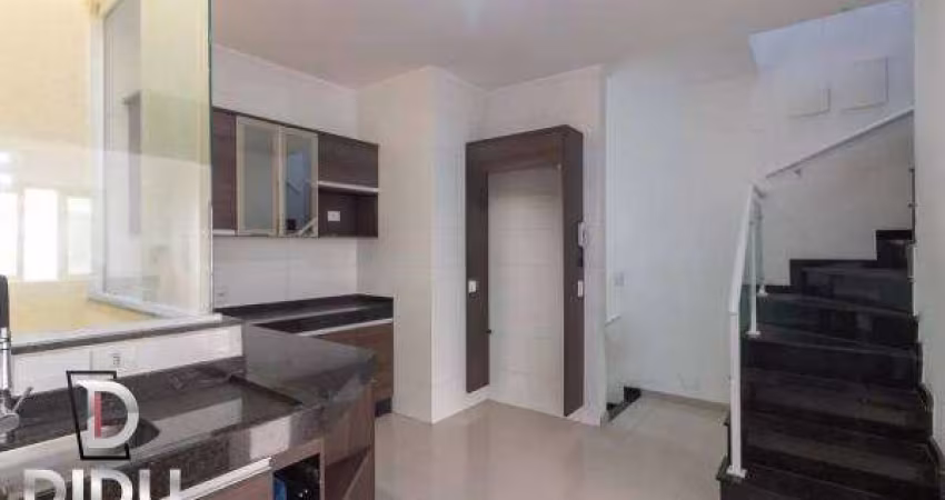 Venha conhecer e se encantar com essa incrível casa em condomínio fechado na Vila São Silvestre, 3 dormitórios, 1 suíte e 2 vagas. Desocupado.
