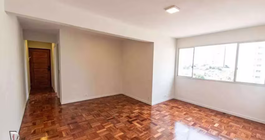 Venha morar em um apartamento reformado e desocupado, a apenas 600 metros do metrô santa cruz!  74 m², 2 dormitórios, 2 banheiros 1 vaga. reformado.