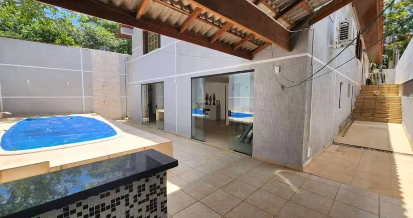 Venha morar em uma belíssima e aconhegante casa, dentro de um dos melhores e mais procurados condomínio fechado de são paulo!