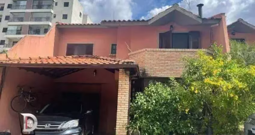 Não perca a oportunidade de morar com tranquilidade e segurança dentro de um condomínio fehado na granja viana, próximo ao shopping the square.