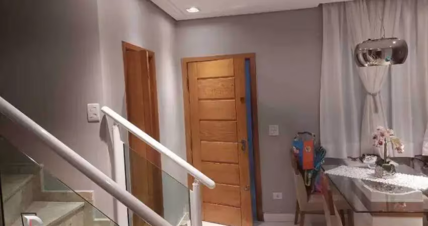 Oportunidade para você que busca um sobrado em condomínio fechado na Vila Ré por um valor maravilhoso!