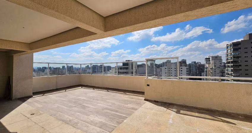 Cobertura à venda em São Paulo, Vila Uberabinha, com 4 quartos sendo 2 suítes, 3 vagas com depósito. Nova nunca habitada.