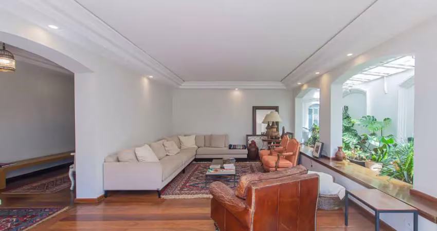 Casa tipo para venda em pacaembu com 4 quartos, sendo 4 suítes, 350m²
