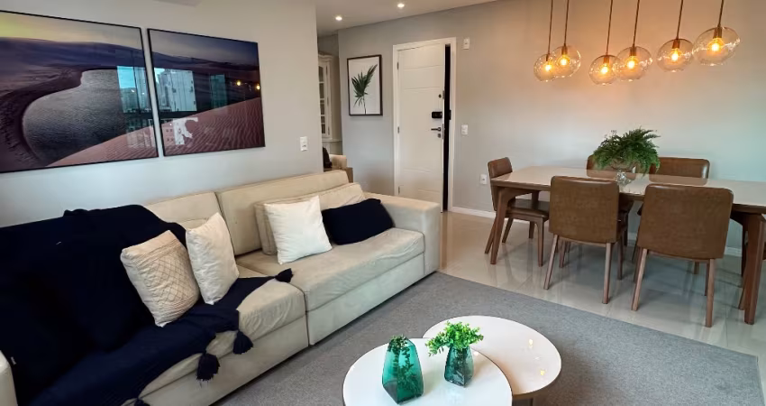 Lindo apartamento, pronto para morar em Meia Praia.  Todo mobiliado.