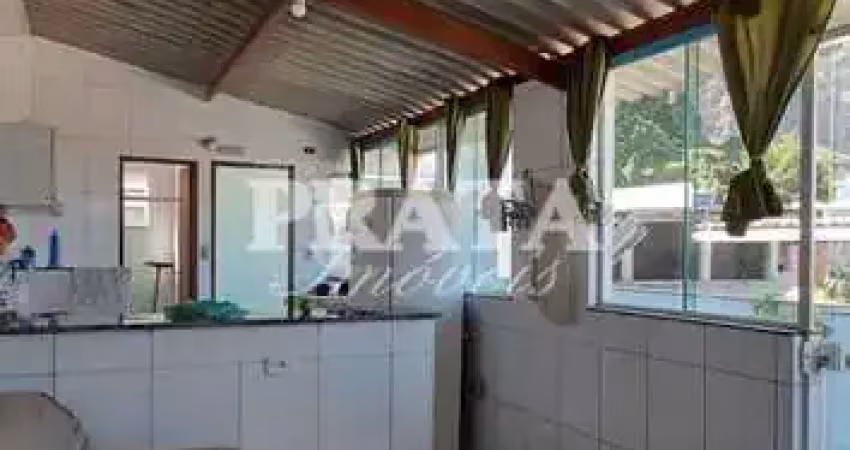 Casa com 3 quartos para alugar na Caminho São Jorge, 839, Caneleira, Santos