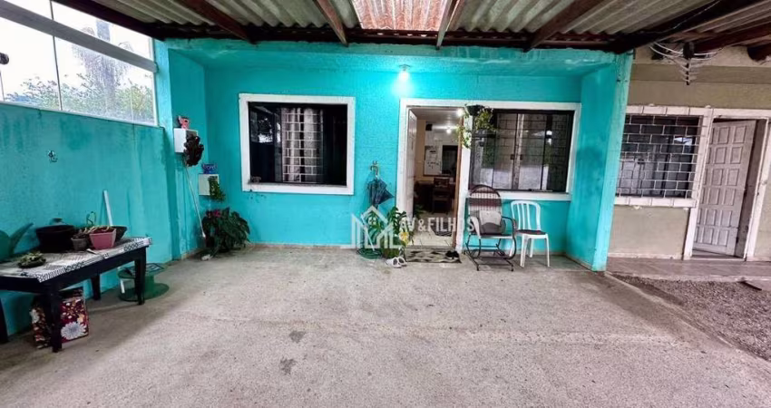 Casa com 2 quartos, a 900 metros da prefeitura.