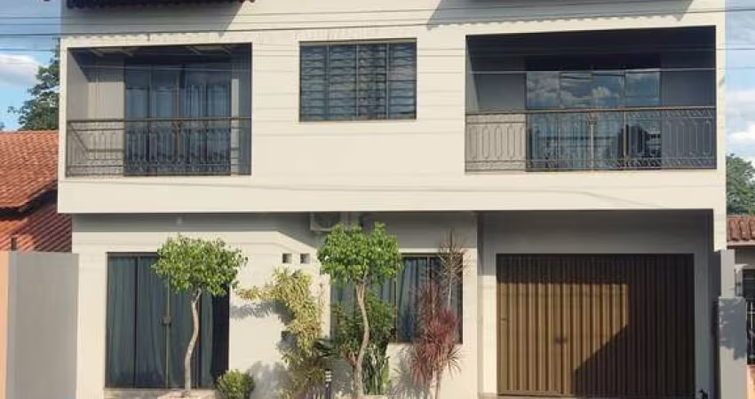 Sobrado com Sala Comercial