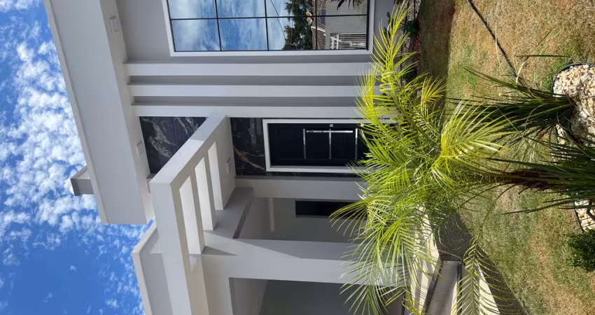 Casa com 2 Quartos + Suíte com Sobra de Terreno - Vila Gaúcha