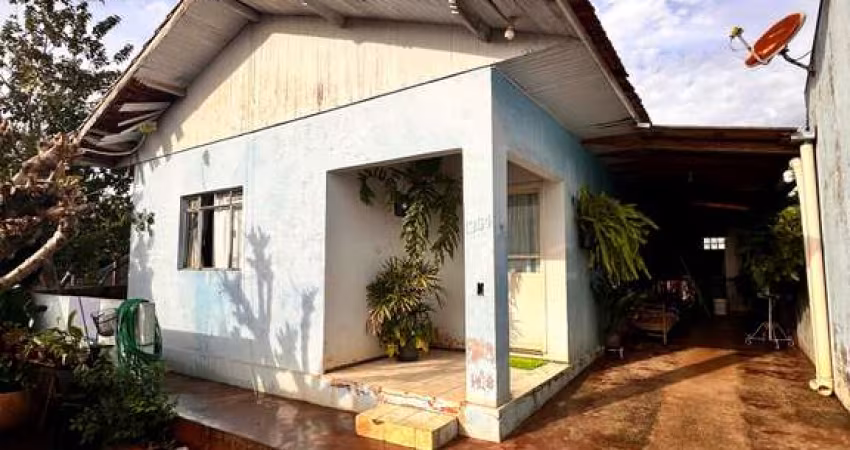 Casa Mista - Fundos no Centro de Marechal
