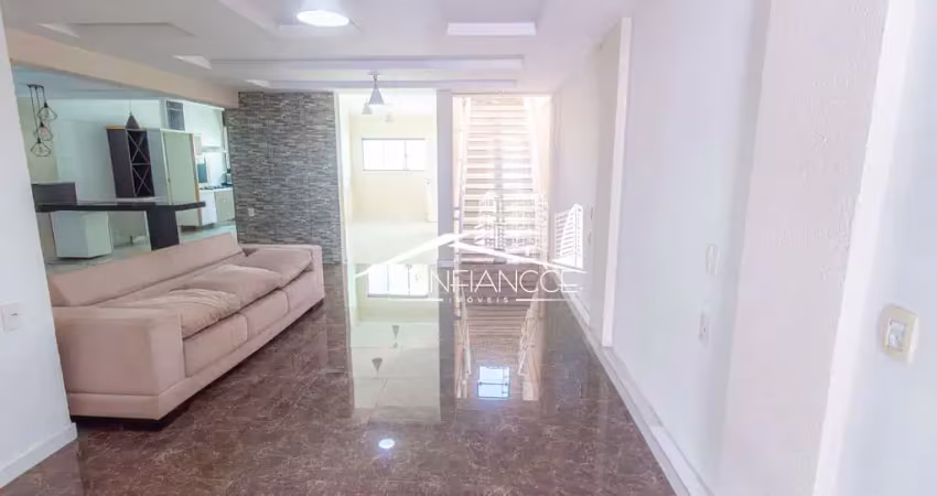 Casa em condomínio fechado com 3 quartos para alugar na Rua Ângelo Breseghello, 422, Bairro Alto, Curitiba