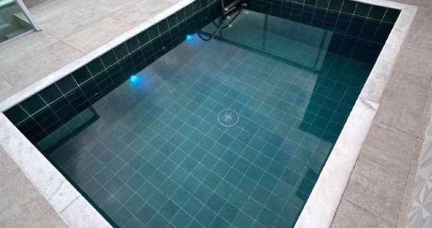 Casa Sobreposta com 3 dormitórios e 3 suítes com piscina - Boqueirão / Santos Embaré - Santos/SP
