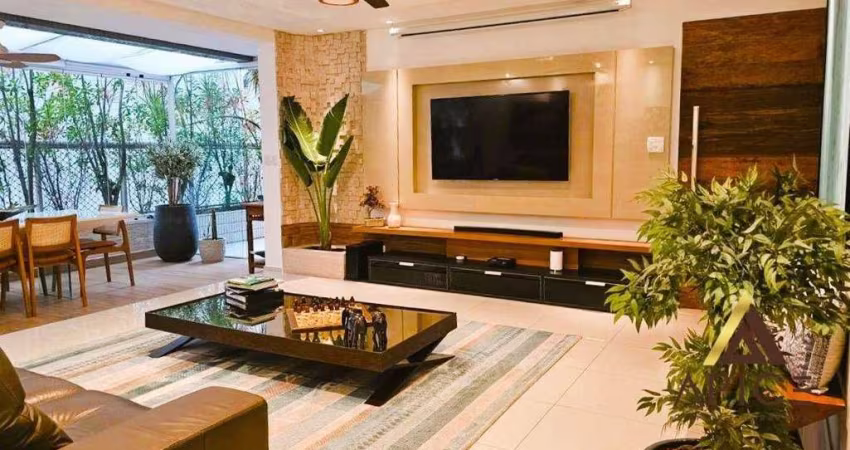 MARAVILHOSO APTO. GARDEN PORTEIRA FECHADA com 217m² ÚTEIS - 02 SUÍTES - 04 W.C - ESPAÇO GOURMET - 02 VAGAS - LAZER COMPLETO - 01 QUADRA DA PRAIA - J.M
