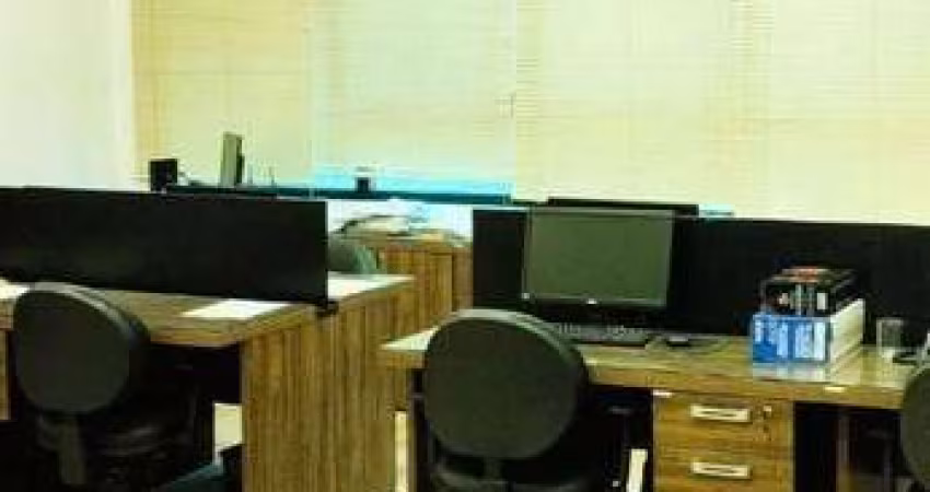 Sala Comercial Mobiliada 75m² com 02 banheiros - Centro de Santos ( R$ 3.500,00 / Pacote )