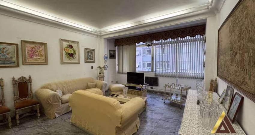 Oportunidade para Investidores – Ideal para Reforma e Revenda! Apartamento espaçoso com 3 dormitórios, sendo 1 suíte, com 155 m² de área útil.