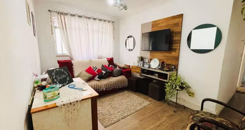 Excelente apto. padrão com 70m² úteis - 02  dormitórios sendo 01 suíte - varanda - 02 banheiros - 01 vaga de garagem por r$ 357 mil - marapé/santos