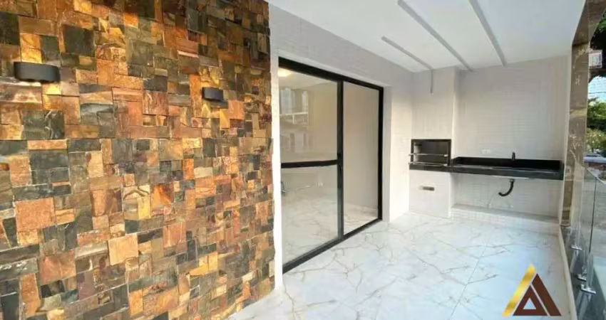 Linda casa sobreposta alta nova com 140m² úteis - 03 suítes - 04 banheiros - varanda gourmet - churrasqueira - 02 vagas de garagem por r$ 979 mil