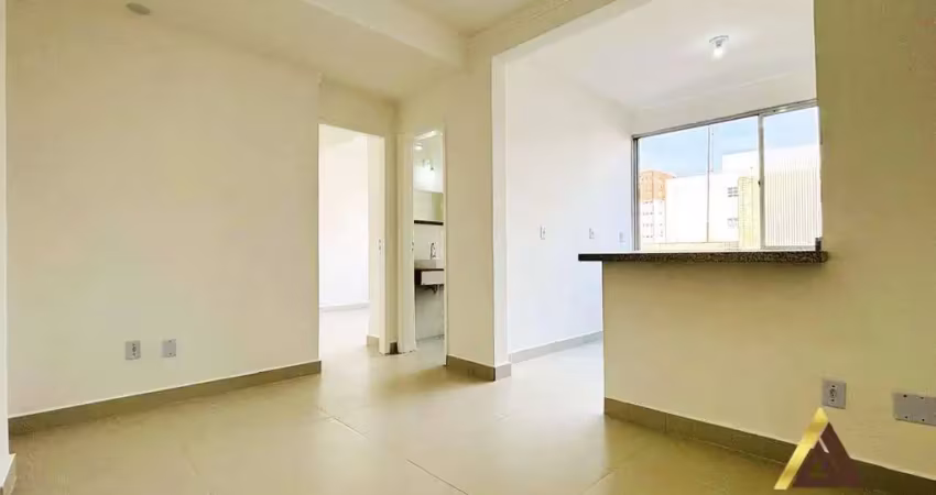 Lindo apto. 100% reformado com 50m² úteis - 01 dormitório - cozinha americana - 01 vaga - 02 quadras da praia por r$ 395 mil - gonzaga