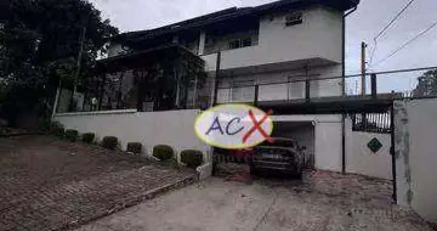 Sobrado com 4 dormitórios à venda, 300 m² por R$ 1.300.000,00 - Guaíra - Curitiba/PR