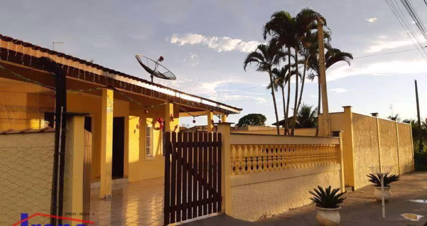 Casa com Piscina, contendo 3 dormitorios  à venda, 135 m² por R$ 555.000 - Balneario Gaivotas - Itanhaém/SP