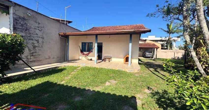 Casa com 3 dormitórios à venda, 99 m² por R$ 730.000,00 - Centro - Itanhaém/SP