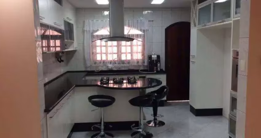 Sobrado com 4 dormitórios e área gourmet no Parque das Nações – 232m², excelente localização!