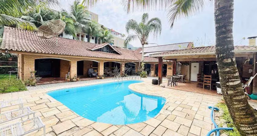Casa com 10 quartos, praia do lázaro, ubatuba - r$ 2.5 mi, cod: 2701