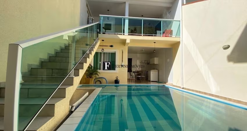 Sobrado com piscina faixa mar - Shangri-la