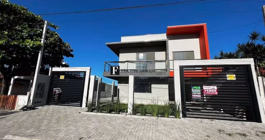 Sobrado de alto padrão próximo ao mar