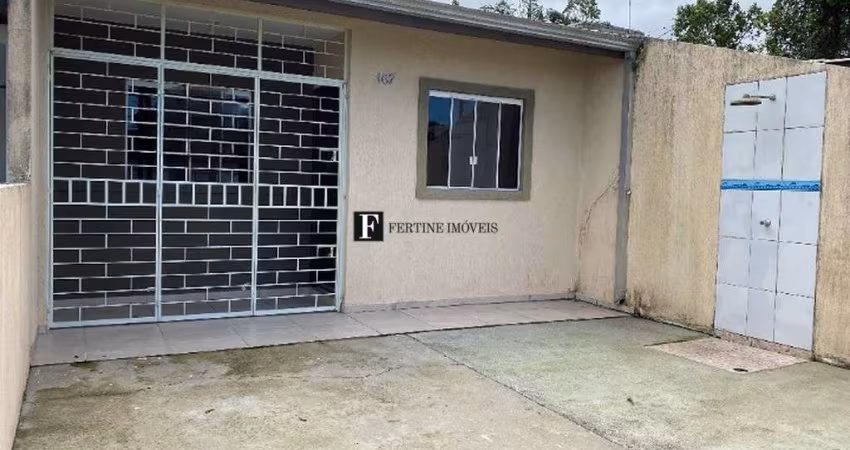 Casa com piscina em Santa Terezinha