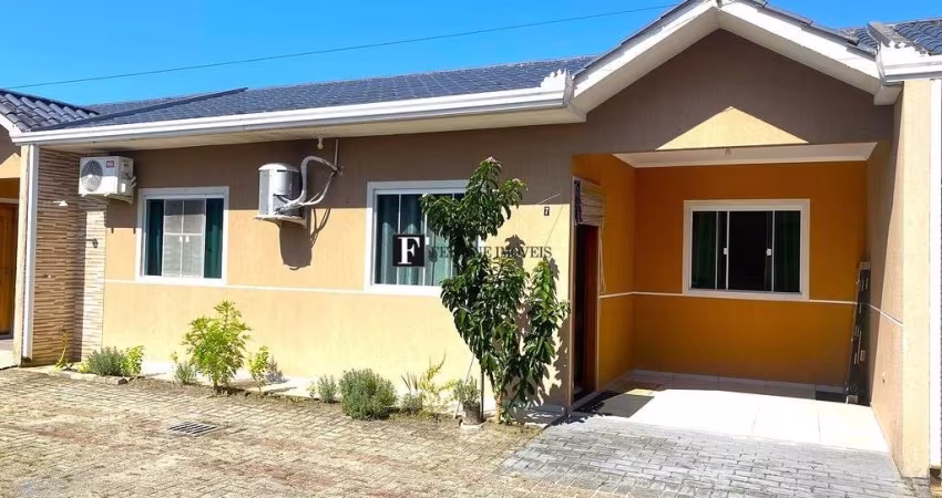 Casa em condomínio perto do mar em Matinhos